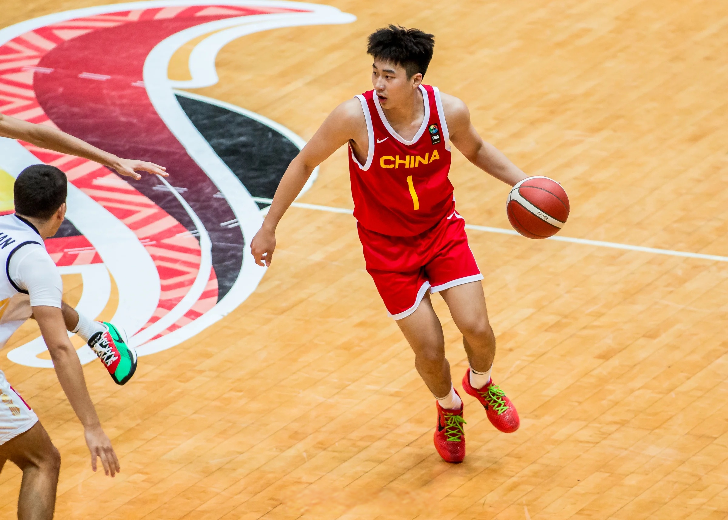 复苏的上海男篮再次展现实力，赢下比赛的简单介绍