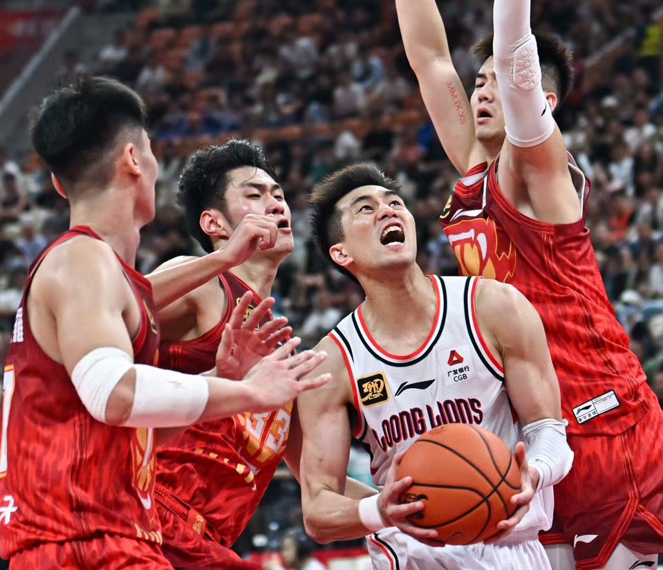 辽宁男篮实力碾压对手，赢得连胜