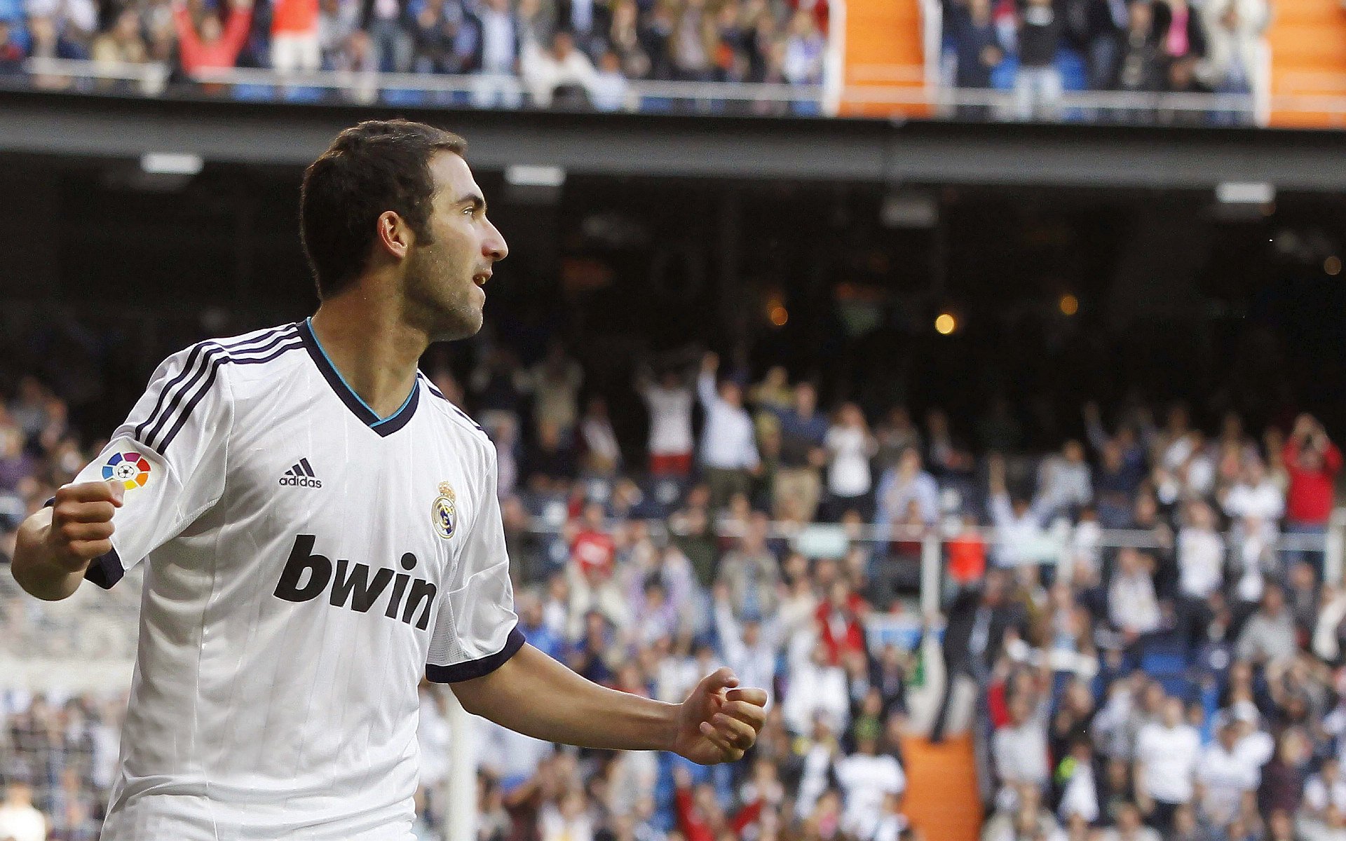 开云下载-冰与火的对决，西班牙制霸冰岛，欧冠半决赛焦点战的战术革命