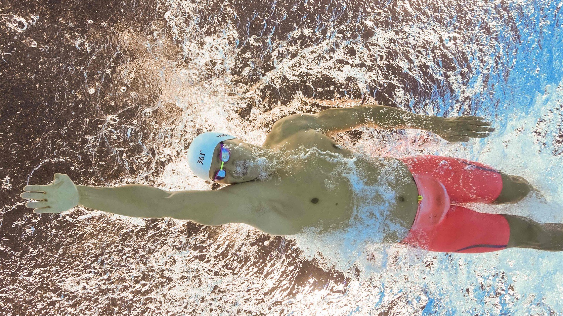 冰与火的对决，新疆队跨越热火淬炼季后赛新章